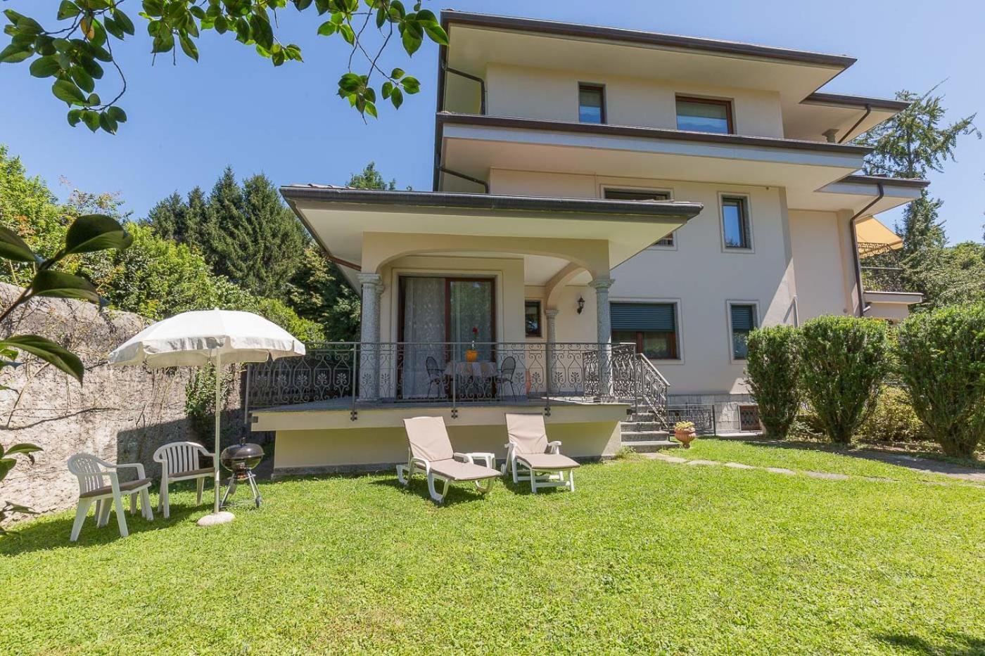 La Petite Dame - Lake Maggiore - 100 M From The Lake แวร์บาเนีย ภายนอก รูปภาพ